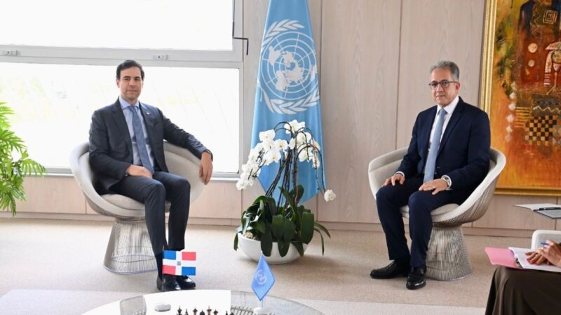 Ministro de Cultura dominicano fortalece lazos con UNESCO en París