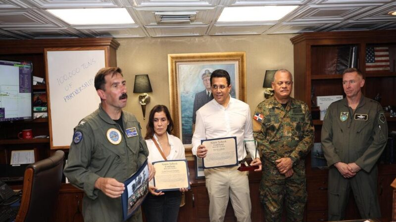 David Collado y Leah Campos Exploran el Portaaviones USS Nimitz
