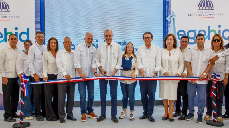 Presidente Abinader Inaugura Carretera que Impulsa el Desarrollo en Santiago