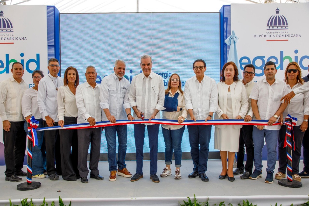 Presidente Abinader Inaugura Carretera que Impulsa el Desarrollo en Santiago