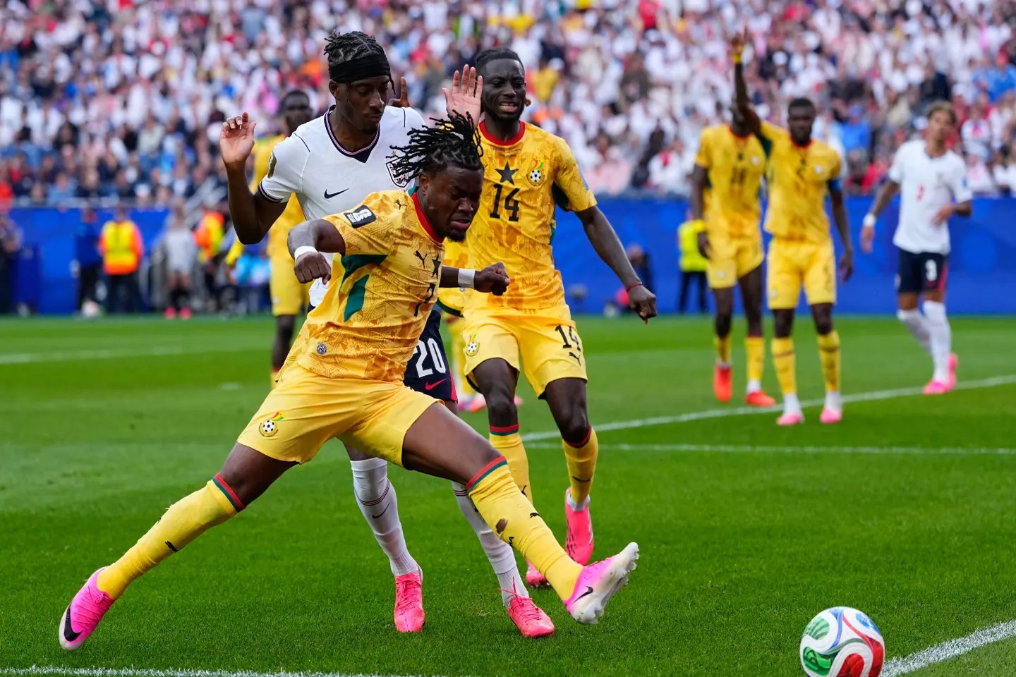Inglaterra y Ghana Empatan sin Goles en Intenso Encuentro Mundialista