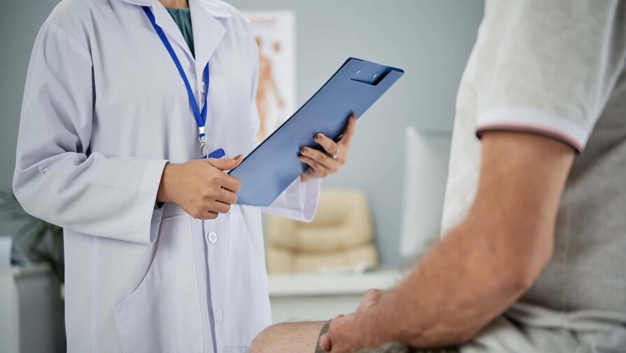Ministro de Salud Exhorta a Hombres a Priorizar Chequeos de Próstata