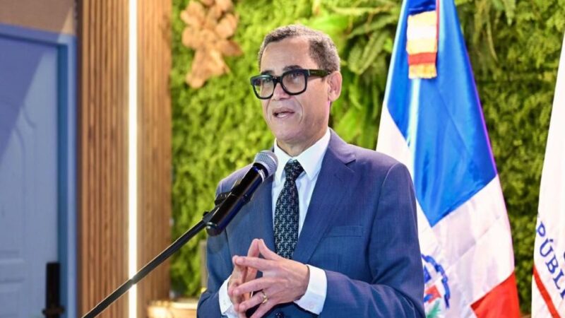 Ministro de Trabajo Urge a No Detener Reforma Laboral por Debate de Cesantía