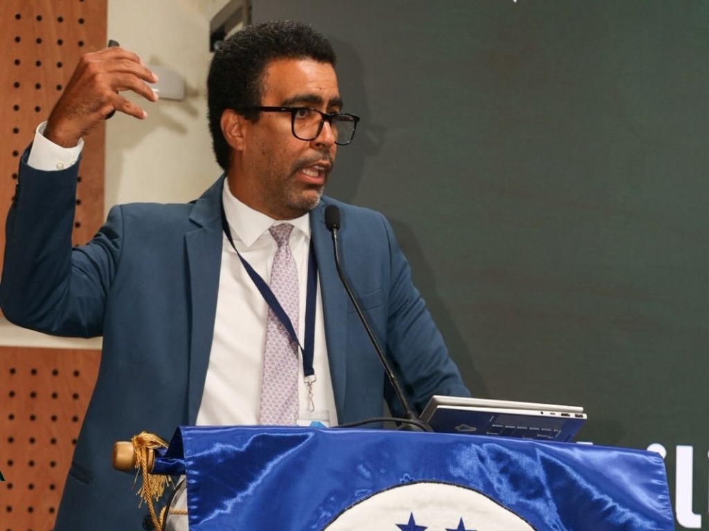 Economista Advierte: Precios de Petróleo y Alimentos Seguirán Elevados Hasta 2027