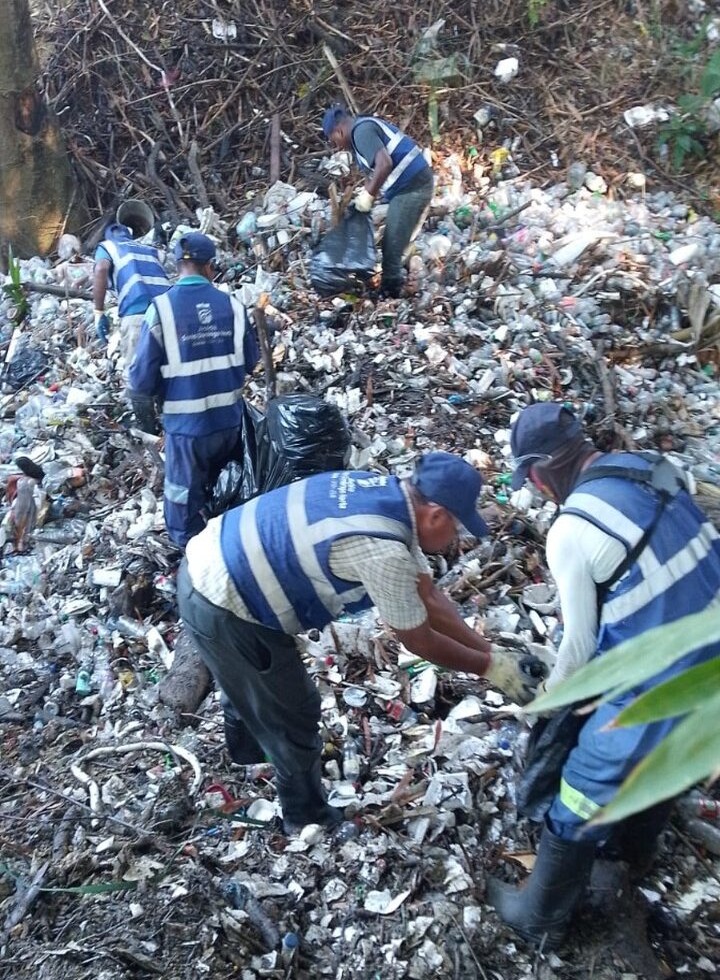 Cabildos del Gran Santo Domingo intensifican limpieza para mitigar inundaciones