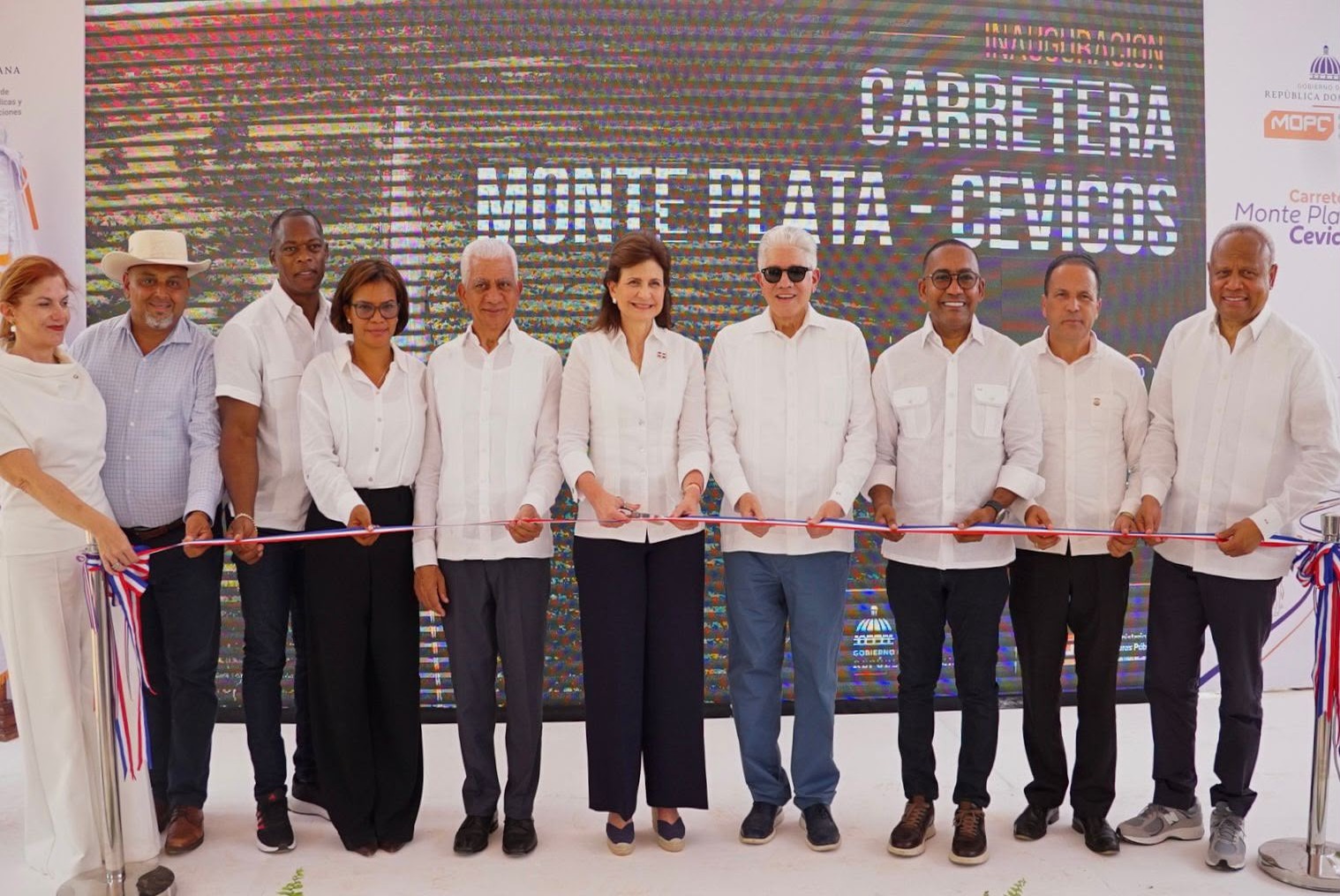Raquel Peña Inaugura Importantes Carreteras en Monte Plata y San Pedro