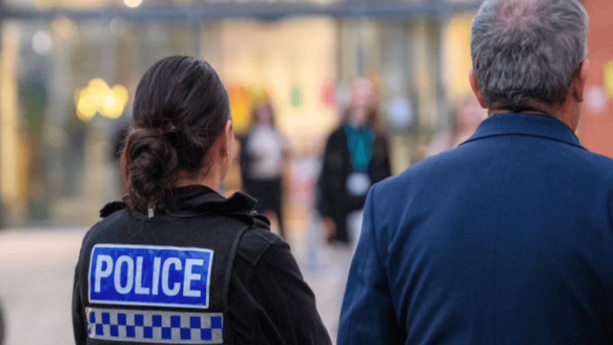 Policía Británico Suspendido por Manipulación de Pruebas con IA
