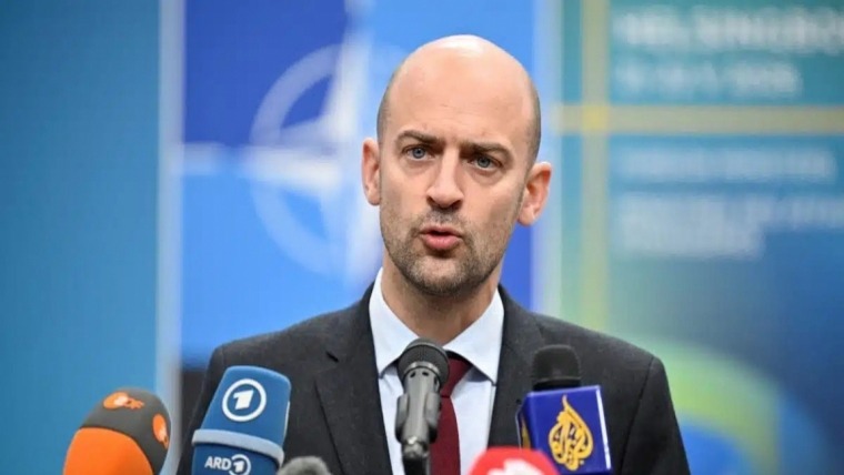 Francia Urge a Irán y EE.UU. a Alcanzar un Acuerdo para Poner Fin al Conflicto