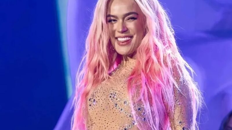 Presidente Electo de Colombia Invita a Karol G a Unirse a su Movimiento