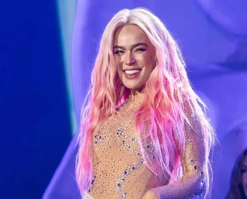 Presidente Electo de Colombia Invita a Karol G a Unirse a su Movimiento