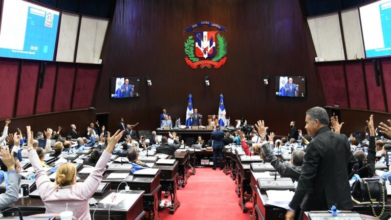 Cámara de Diputados Examina Proyecto Anticrisis para Recaudar 50 Mil Millones