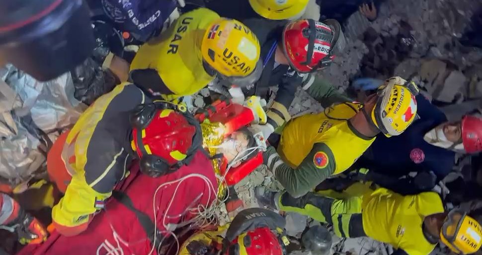 Heroico Rescate de Niño por Equipo Dominicano en Venezuela