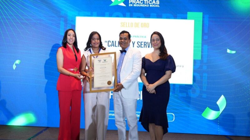 Farmacia GBC recibe reconocimiento por excelencia en servicio a la seguridad social