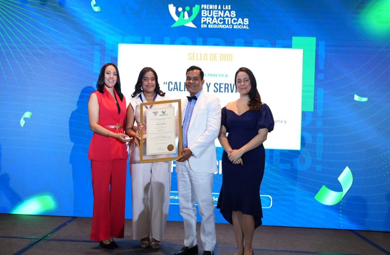 Farmacia GBC recibe reconocimiento por excelencia en servicio a la seguridad social