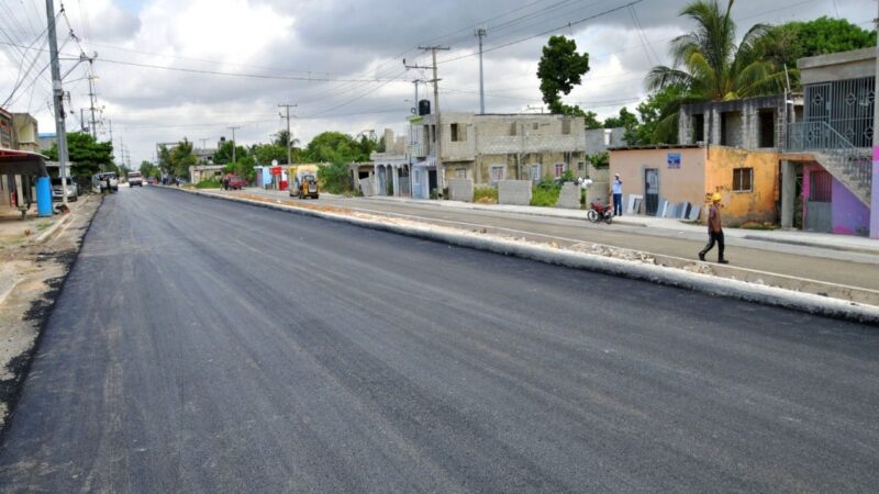 Brisas del Este Celebra Renovación con Asfaltado de Calle Las Damas