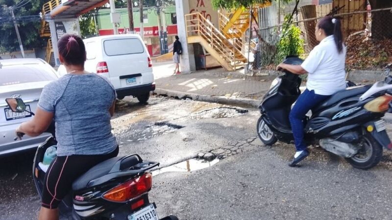 Grave Deterioro en la Calle Pedro Clisante de Puerto Plata Genera Indignación Ciudadana