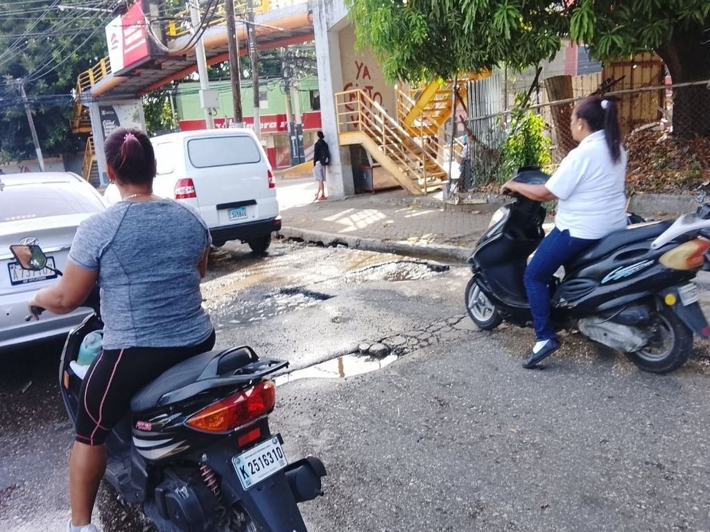 Grave Deterioro en la Calle Pedro Clisante de Puerto Plata Genera Indignación Ciudadana