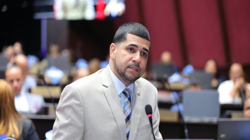 Diputado Braulio Espinal Urge Aprobación del Código de Trabajo