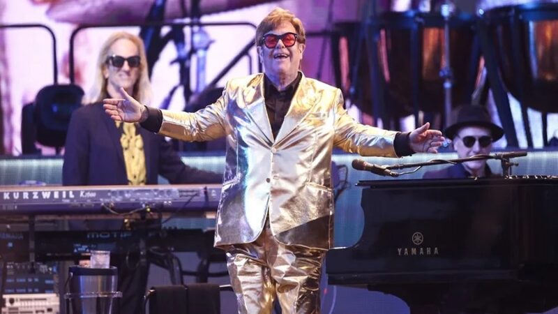 Elton John Lleva su Pasión por la Fotografía a París con ‘Frágil Belleza’