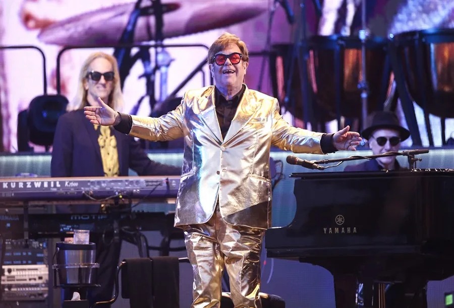 Elton John Lleva su Pasión por la Fotografía a París con ‘Frágil Belleza’