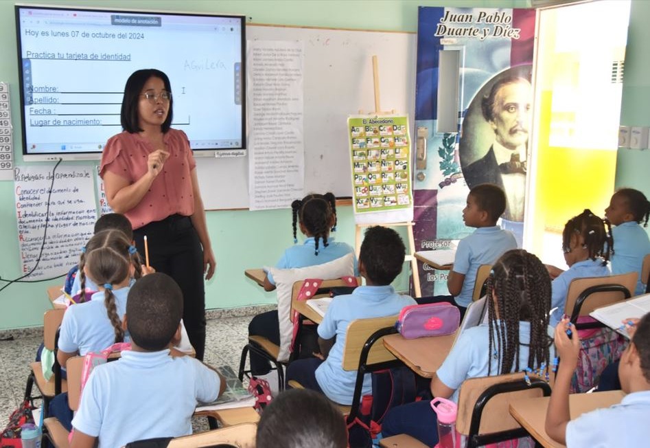 Éxito en la Primera Fase de Evaluación Docente con un 98% de Asistencia