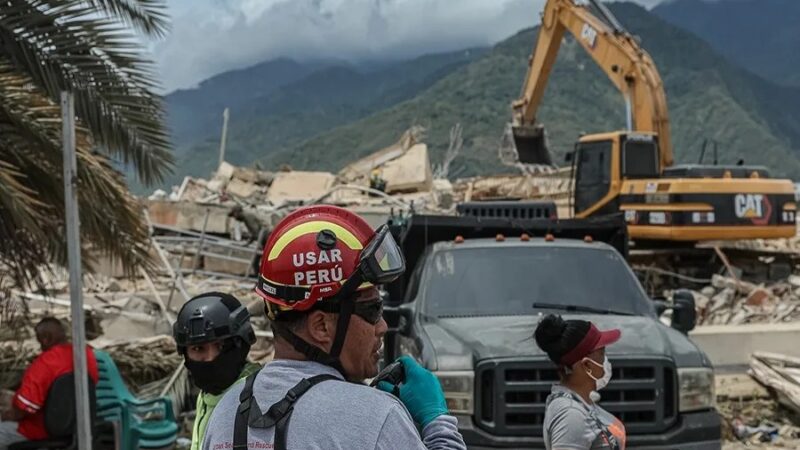 Aumenta a 1,450 el número de fallecidos por devastadores terremotos en Venezuela