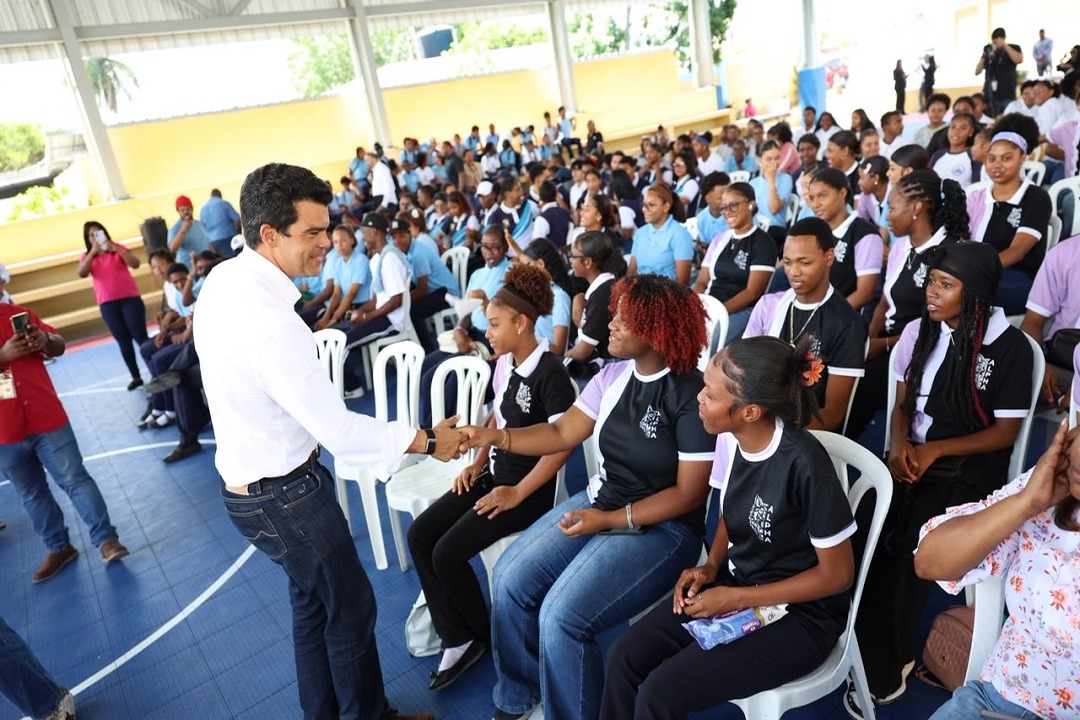 Wellington Arnaud Impulsa Proyecto de Saneamiento en Boca Chica