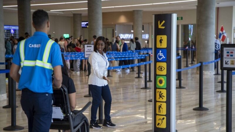 Aeropuerto de Punta Cana: Pionero en Inclusión con el Programa Sunflower