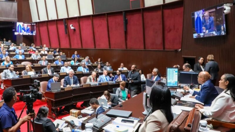 Diputados Dominicanos Inician Intensa Semana Legislativa con Temas Menores en Agenda