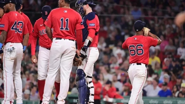 Brayan Bello: Boston Red Sox Apuesta por su Futuro como Abridor en Triple-A