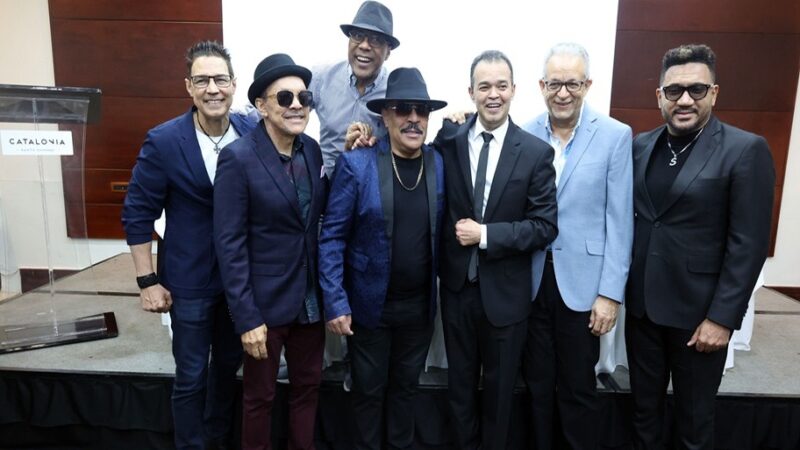Artistas Dominicanos Rinden Homenaje a Alex Bueno en el Teatro Nacional