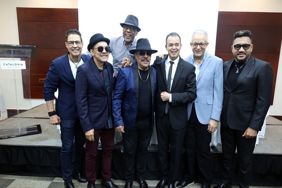 Artistas Dominicanos Rinden Homenaje a Alex Bueno en el Teatro Nacional