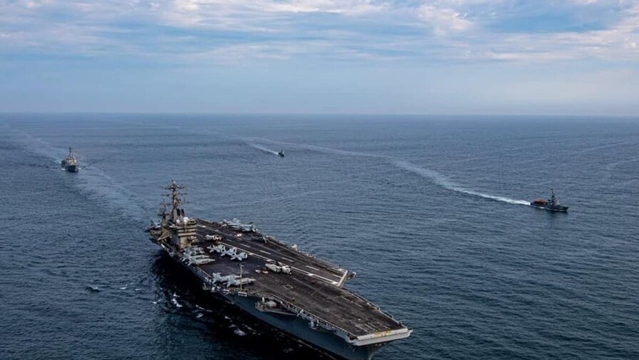 Autoridades Dominicanas Visitan el Imponente USS Nimitz en el Caribe