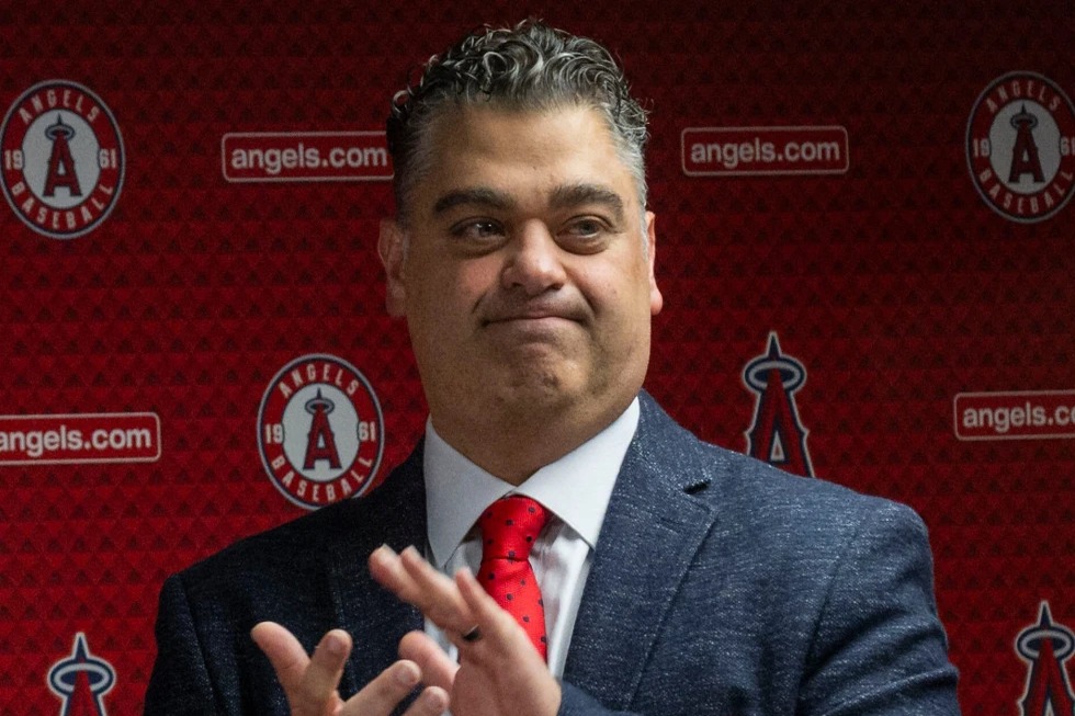Los Angels de Los Ángeles Destituyen a Perry Minasian como Gerente General