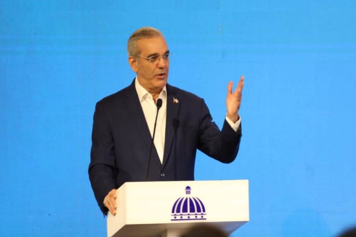 Abinader y Empresarios Abordan Estrategias ante Crisis Internacional