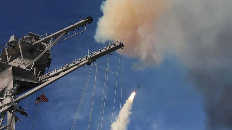 EE.UU. derriba cuatro drones iraníes y destruye radares en el estrecho de Ormuz
