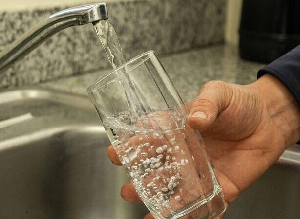 ¿Es Realmente Seguro Beber Agua del Grifo en República Dominicana?