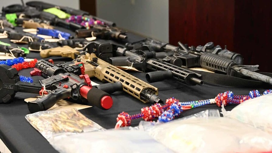 Desmantelan Red de los Trinitarios en Massachusetts: 26 Acusados
