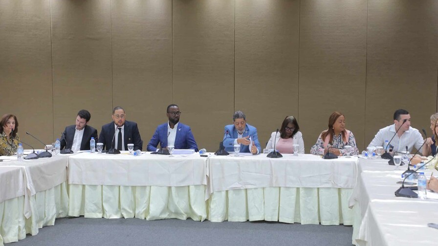 Diputados Dominicanos Avanzan en la Regulación del Bitcoin