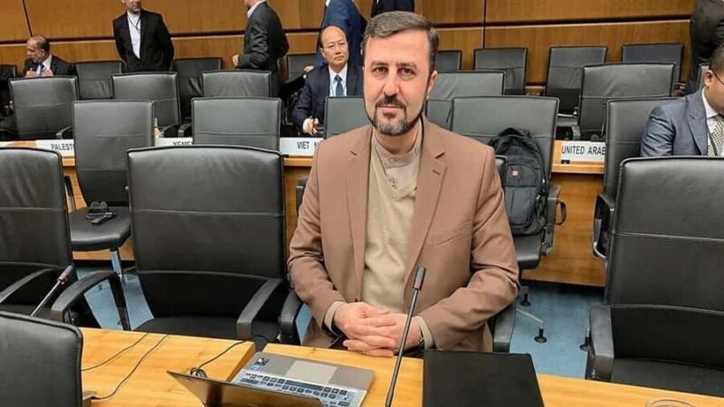 Irán y EE.UU. Forman Grupos de Trabajo para Avanzar en Relaciones Bilaterales