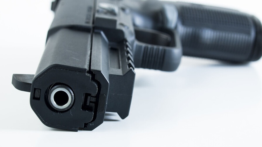Incautación de Pistola Five-seveN en Maimón Despierta Interés de Autoridades