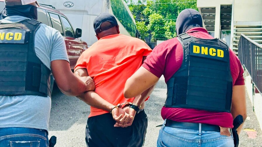 Detenido Sospechoso Vinculado a Decomiso de Cocaína en Boca Chica