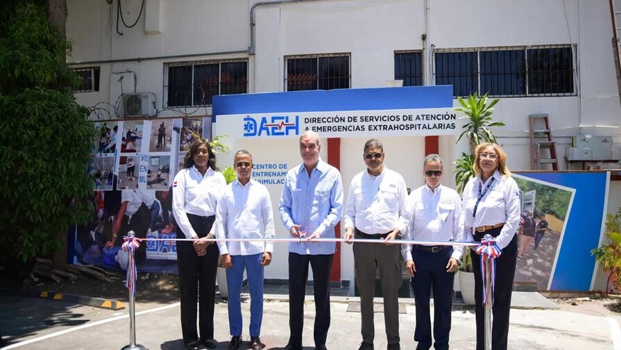 Abinader Inaugura Avanzado Centro de Entrenamiento para Emergencias