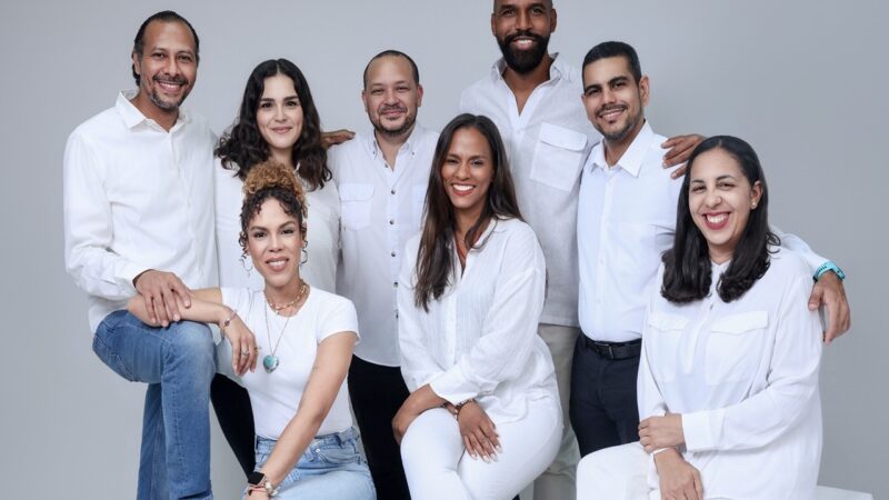 Impactante Obra Teatral ‘Bienvenido el Extraño’ Llega a Santo Domingo