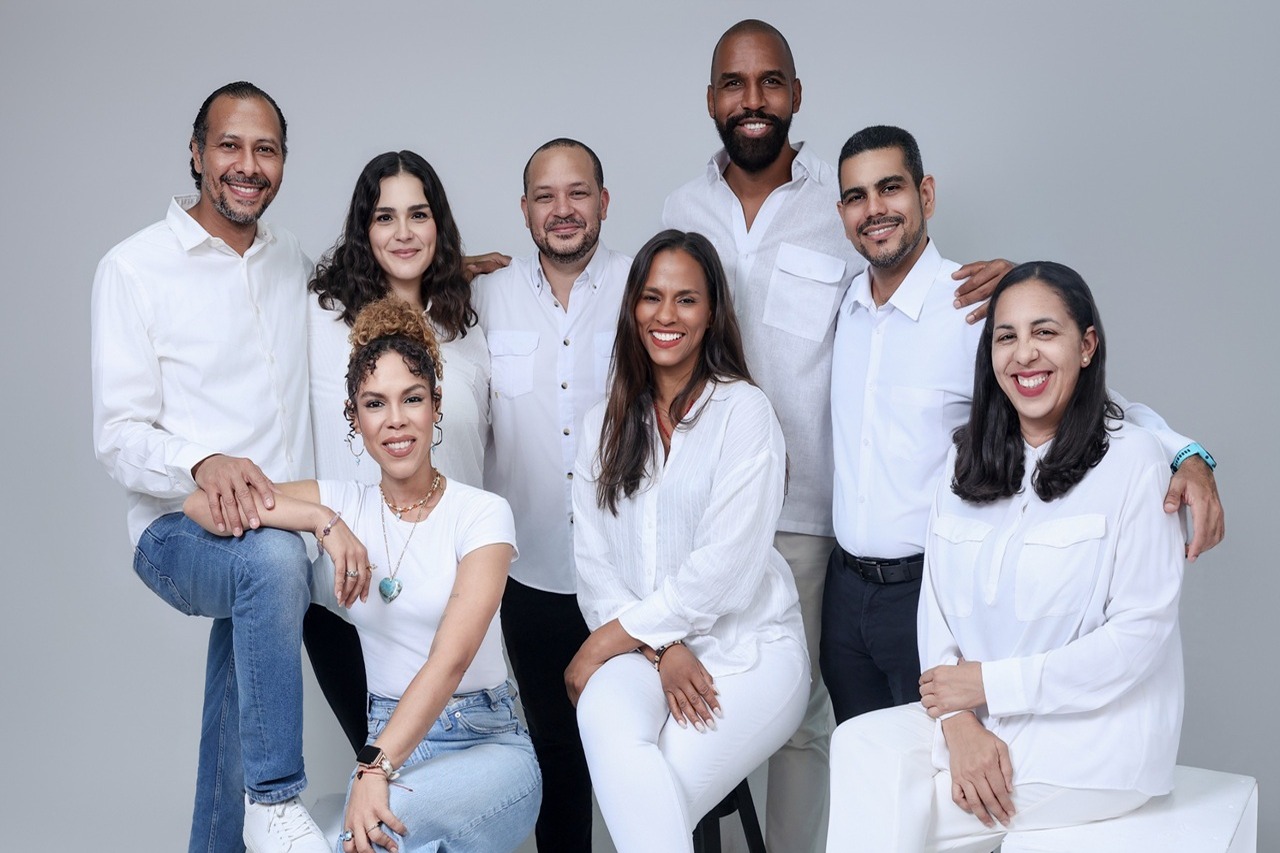 Impactante Obra Teatral ‘Bienvenido el Extraño’ Llega a Santo Domingo