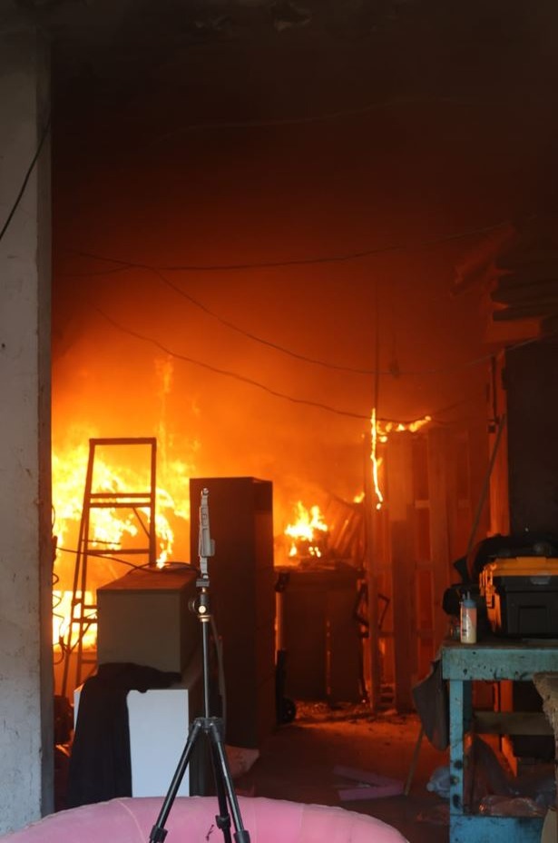 Devastador incendio consume tienda de muebles en Villa María