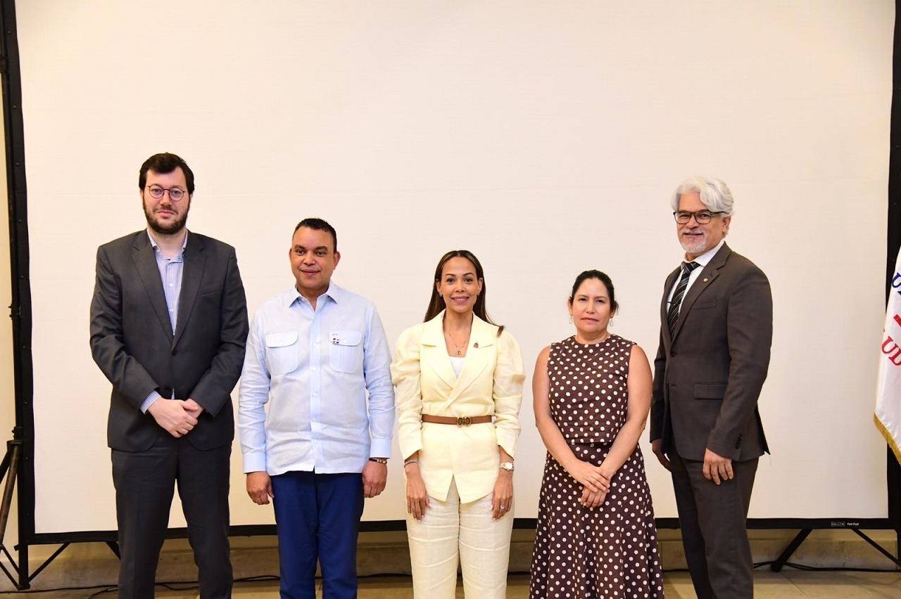 Salud Pública Evalúa Redes de Servicios de Salud en Región Yuma