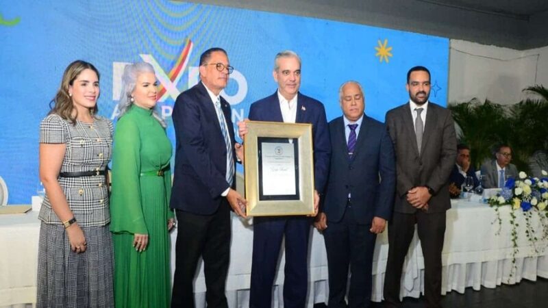 Abinader Destaca Desafíos del Crecimiento Económico en Expo Amaprosan 2026