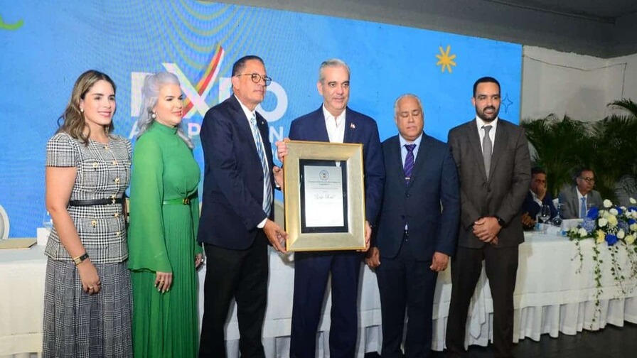 Abinader Destaca Desafíos del Crecimiento Económico en Expo Amaprosan 2026