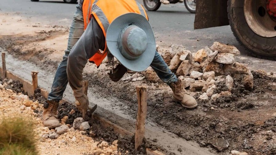 Suspenden Obras de Aceras y Contenes en Las Terrenas por Irregularidades